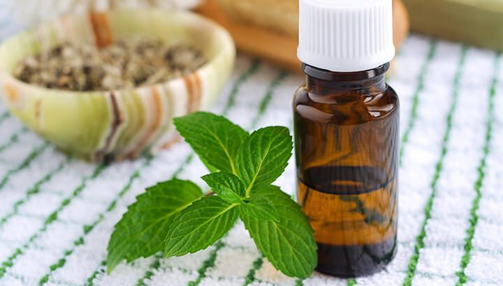 7 natural ways to beat the summer heat